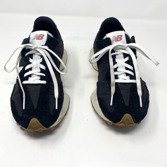 New Balance 327 Sneakers in Black and White 8.5 - Picture 10 of 11